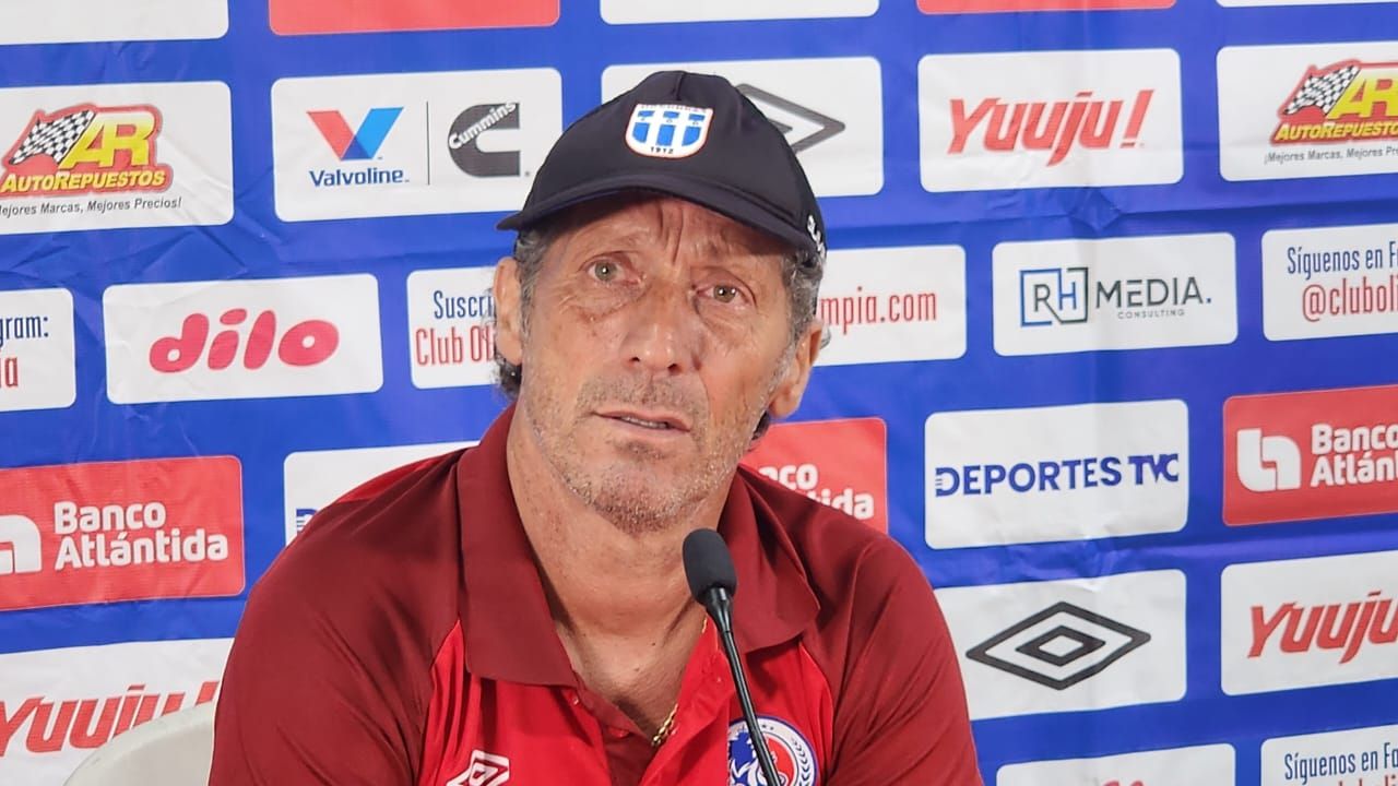 Pedro Troglio expone a los equipos que pueden competirle al Olimpia y pide calma con ponerlos como 'campeones'