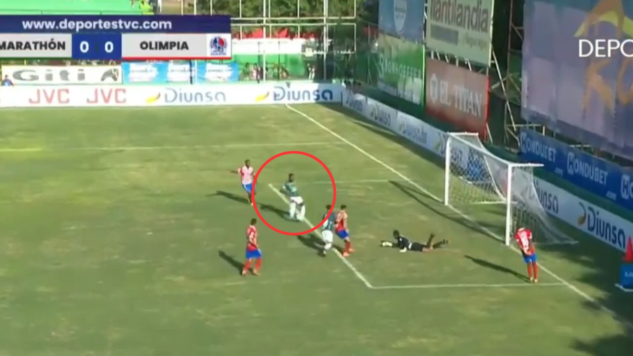 El increíble fallo de Clayvin Zúniga bajo el marco ante el Olimpia
