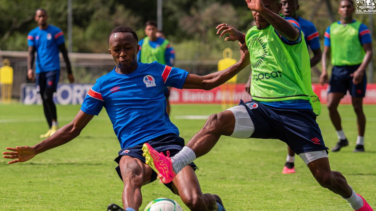 Futbolista hondureño entrena con Olimpia y podría dar la sorpresa en el siguiente torneo