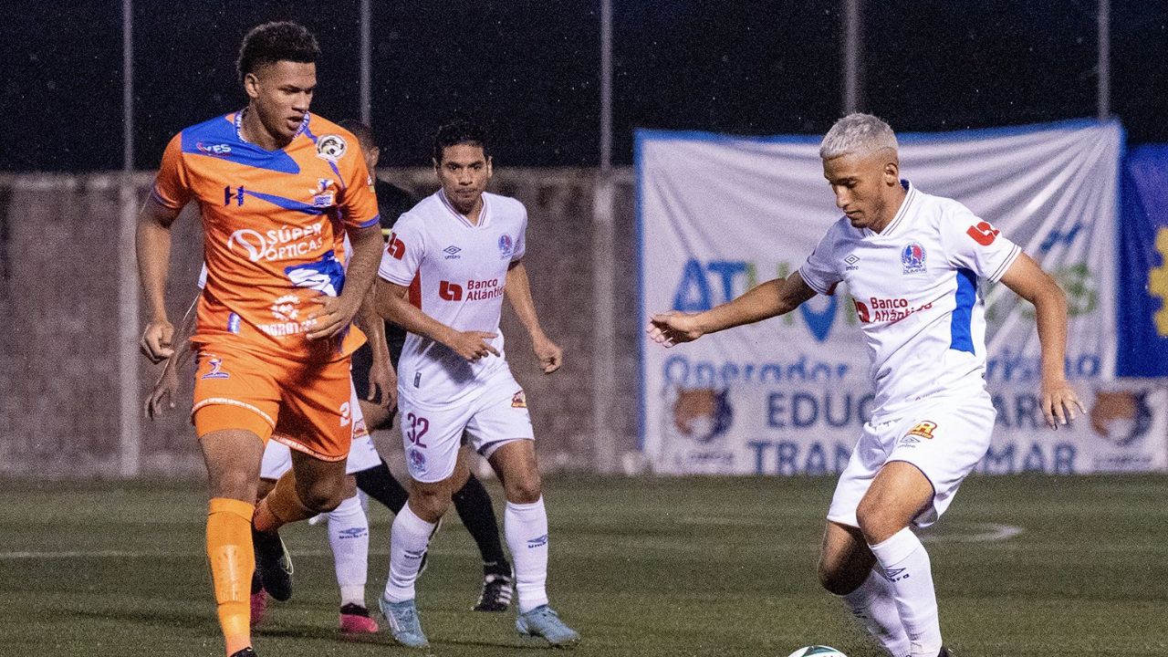 Lobos UPN rescata un valioso empate ante Olimpia en una noche de goles