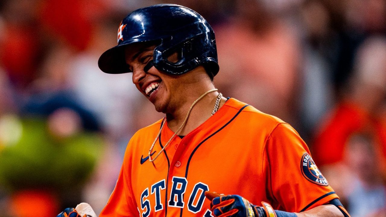 Mauricio Dubón sigue imparable con los Astros, tras conectar su décimo cuadrangular de la temporada ante Marineros