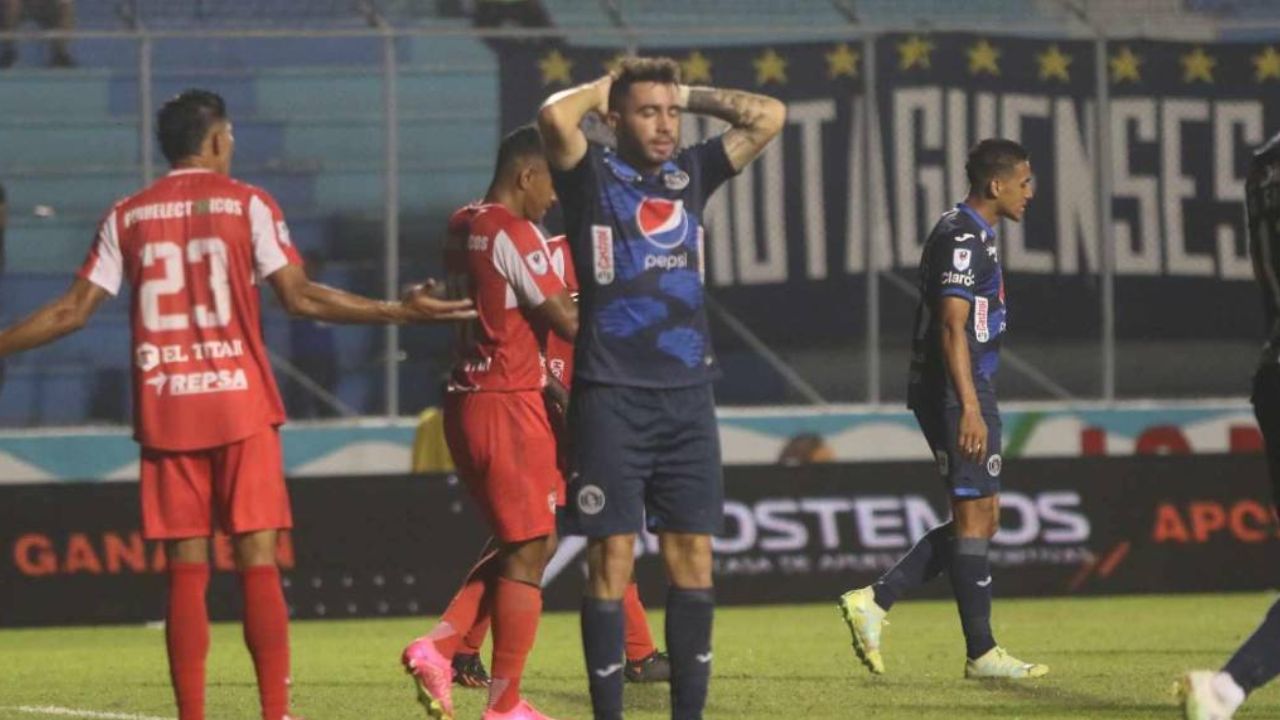 Motagua recibe tremendo castigo por 'culpa' de sus aficionados en el duelo ante Olancho