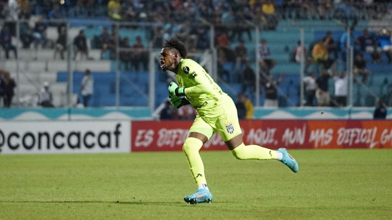 Portero del CAI explica si tiene algo en contra de la afición de Motagua tras polémico festejo