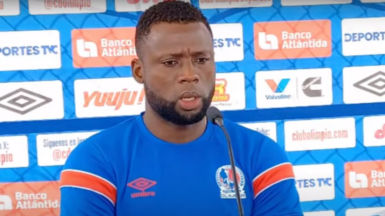 Yustin Arboleda reacciona a la posibilidad de jugar con Honduras y opina de Rueda