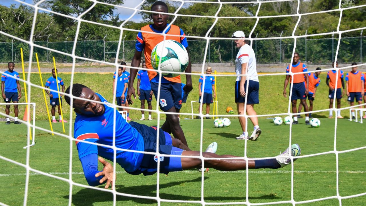 Jugador del Olimpia sufre lesión y no viajó a San Pedro Sula para el juego vs Marathón