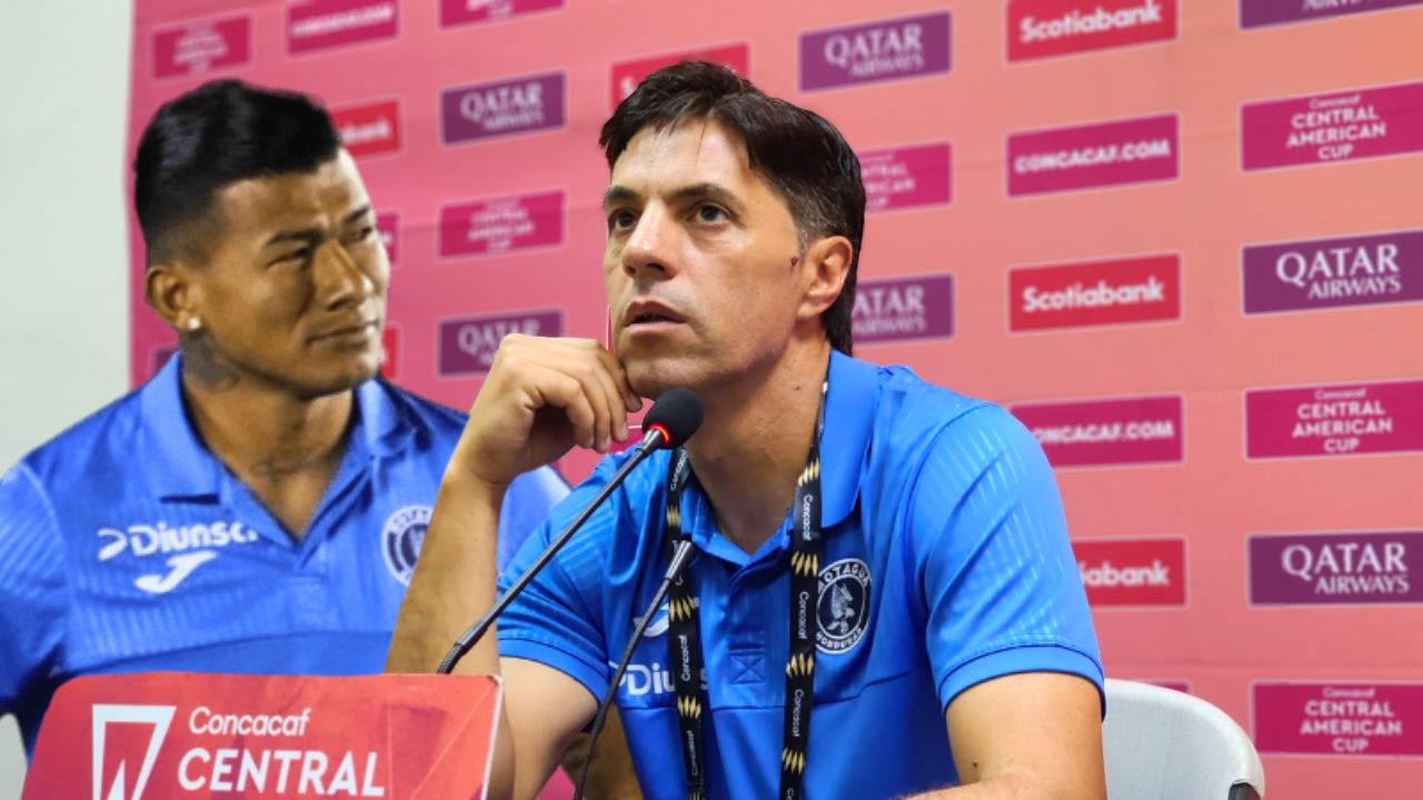 La razón que dio César Vigevani por la ausencia del Chino López en partidos del Motagua