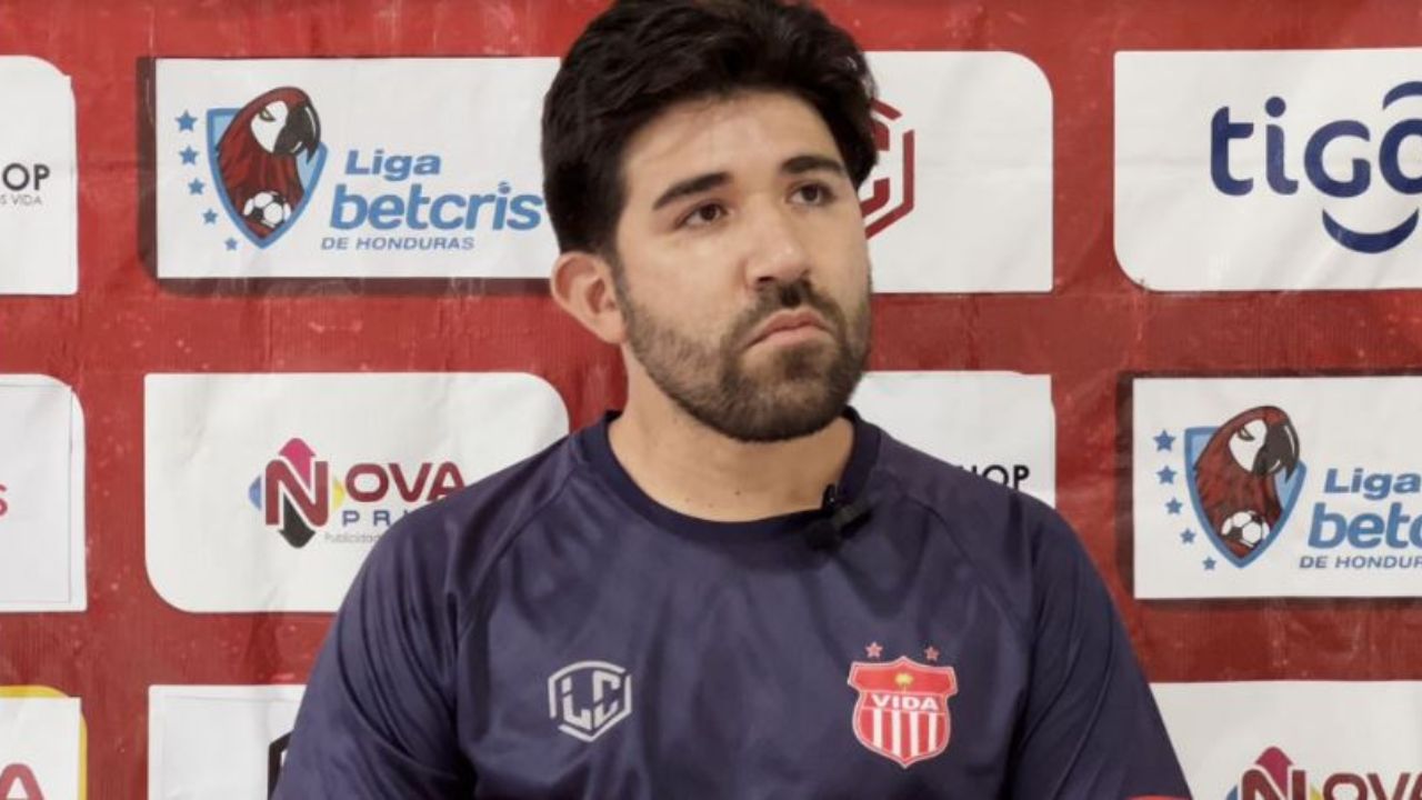 Hijo de Héctor Vargas cuestionó el trabajo arbitral tras perder contra el Olimpia