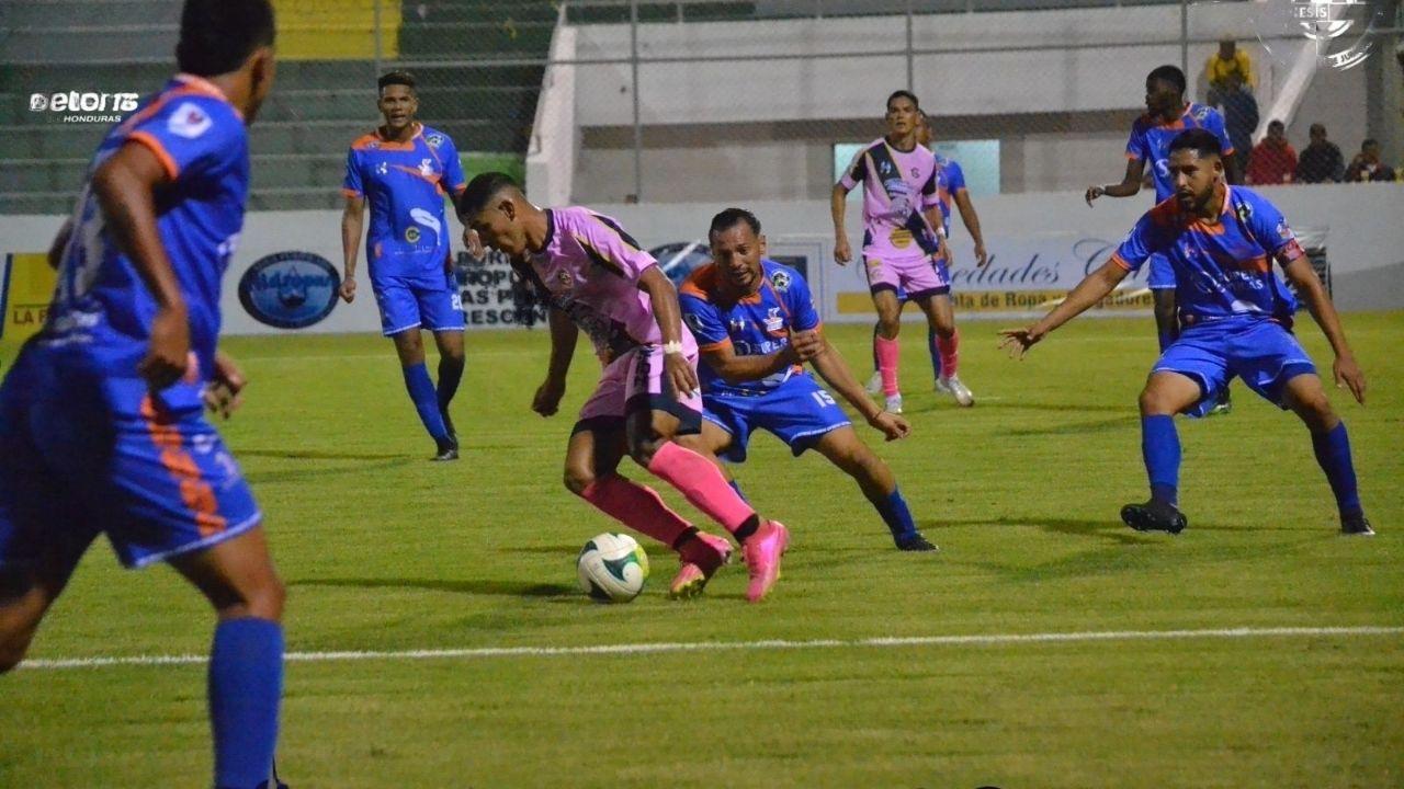 Génesis se impuso a Lobos UPN y es sublíder del torneo de manera momentánea