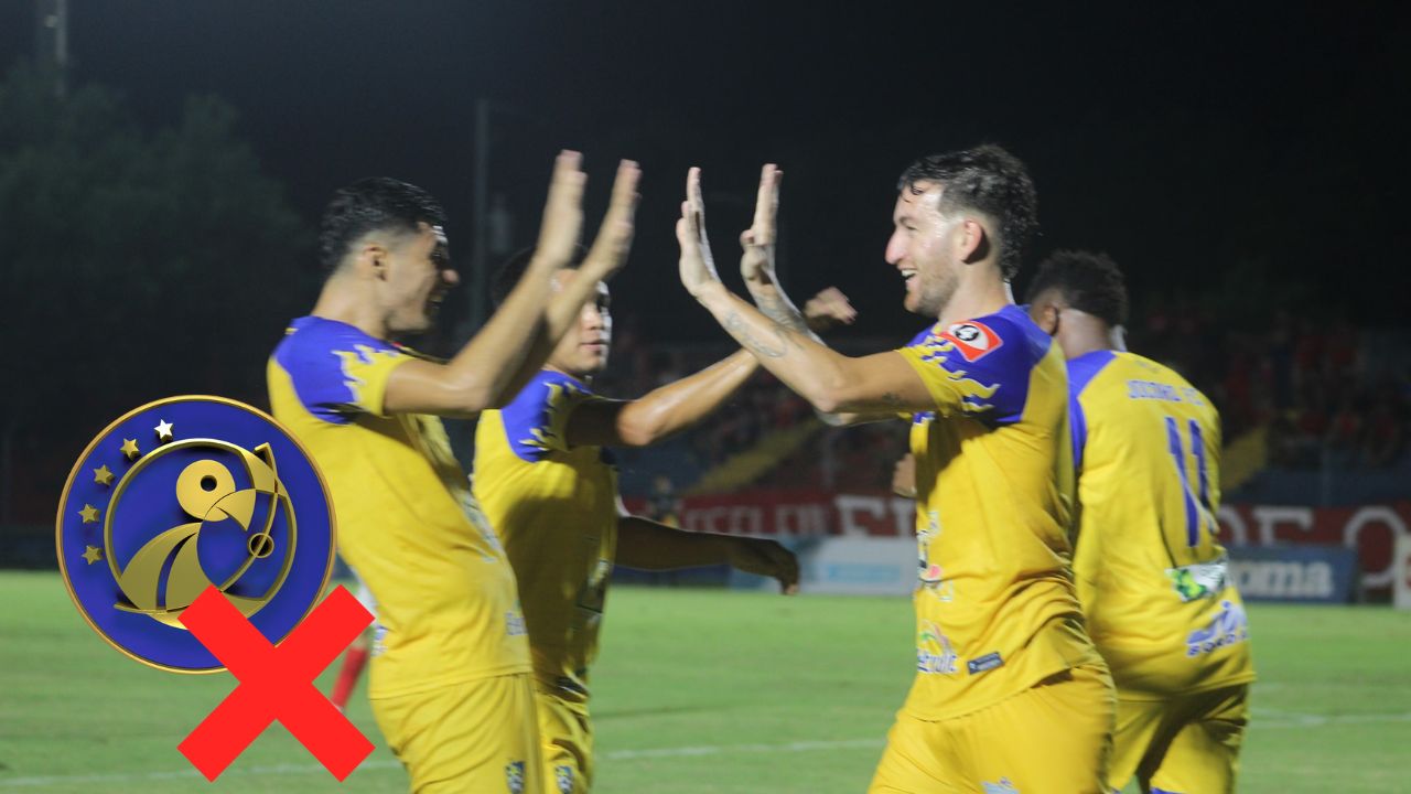 El goleador extranjero que fue echado por un club de Liga Nacional ahora la rompe en El Salvador