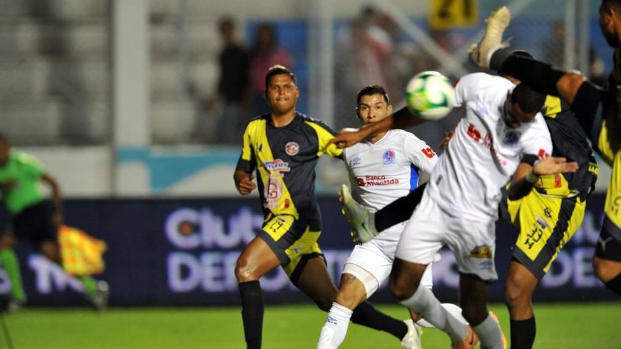 Equipo de Liga Nacional amenaza con abandonar su sede por pago excesivo de alquiler