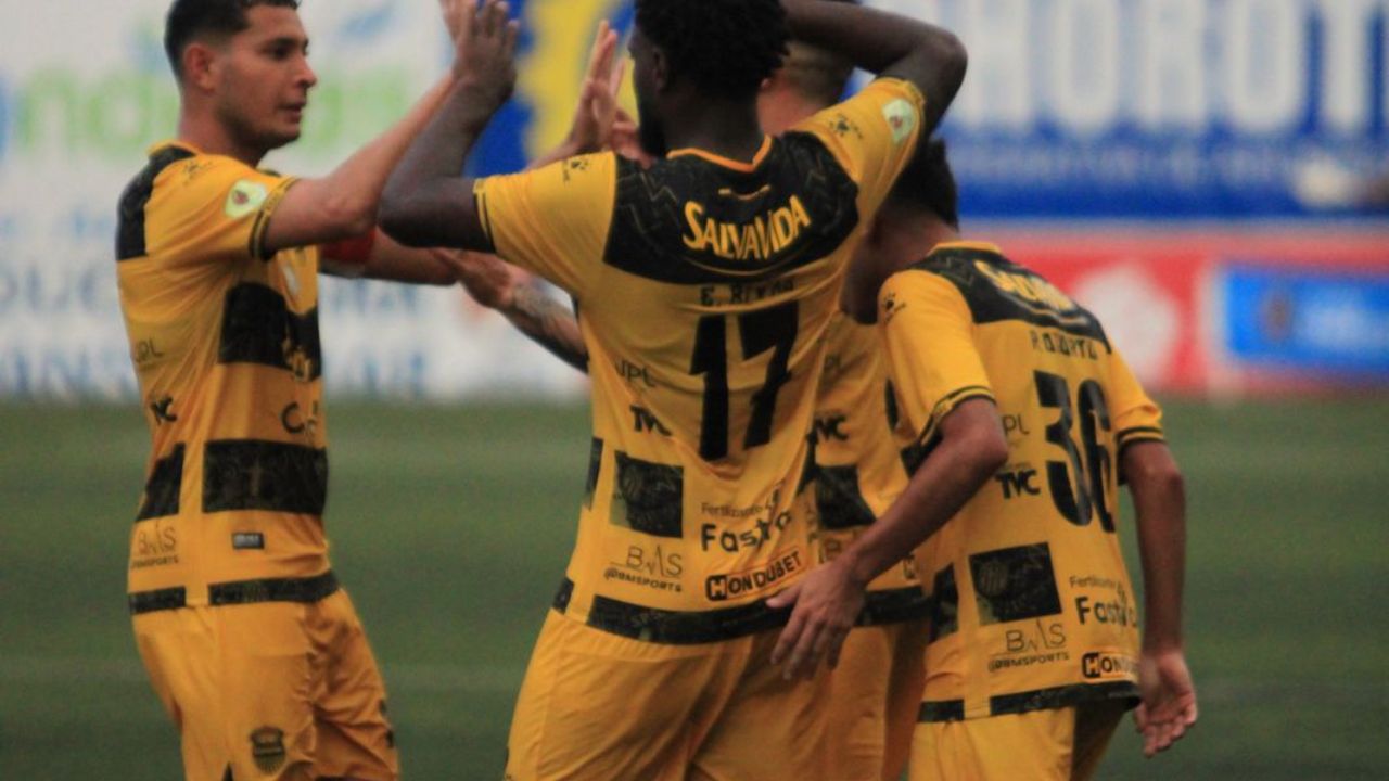 Real España saca petróleo de Choluteca al vencer a los Lobos UPN