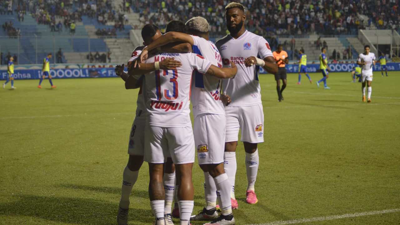 Olimpia vence a Olancho FC con gol de Brayan Moya y mantiene su invicto en la Liga