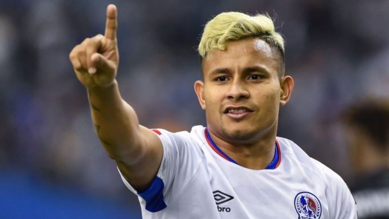 Patón Mejía es colocado en impensado club tras su paso por Olimpia