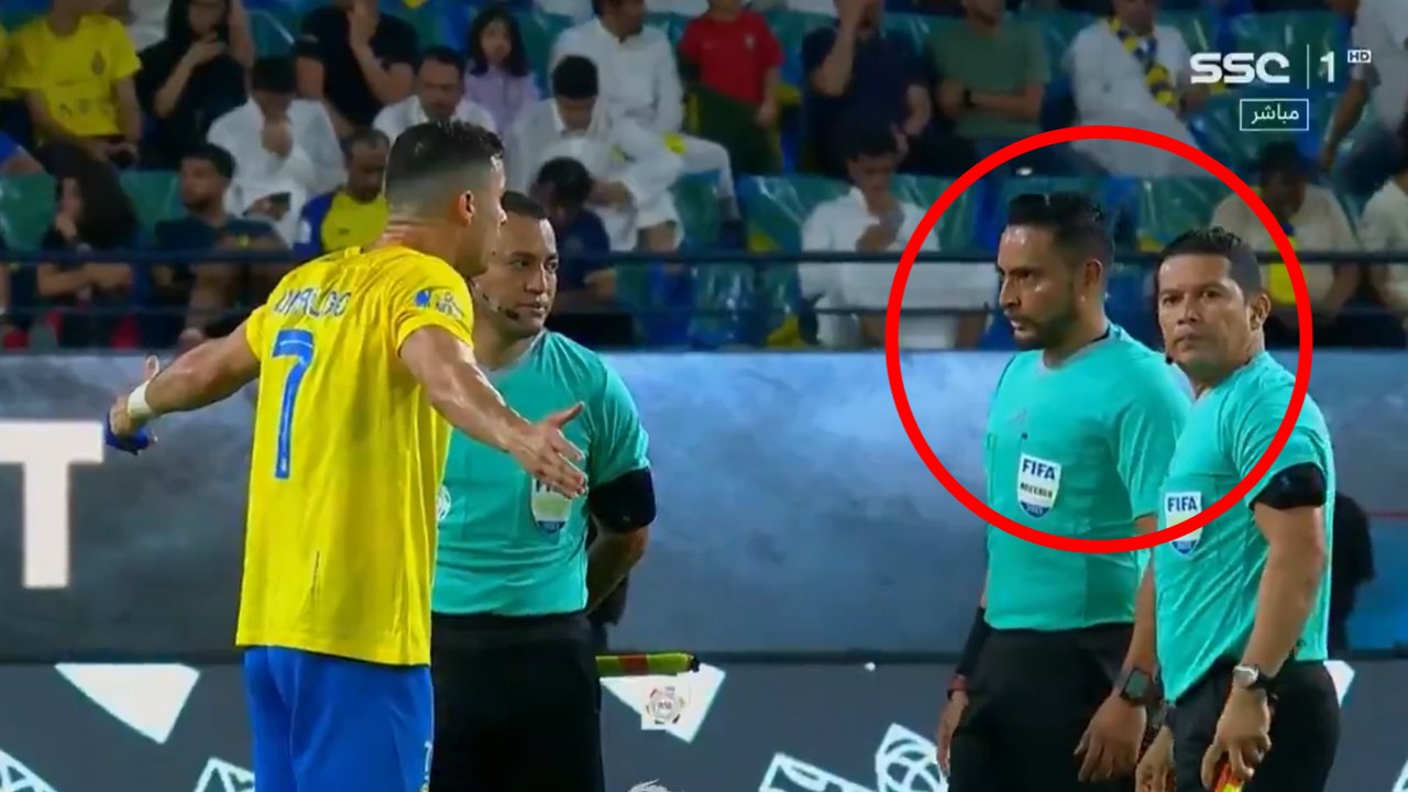 Cristiano Ronaldo se enoja y encara a Said Martínez en pleno partido en Arabia Saudita