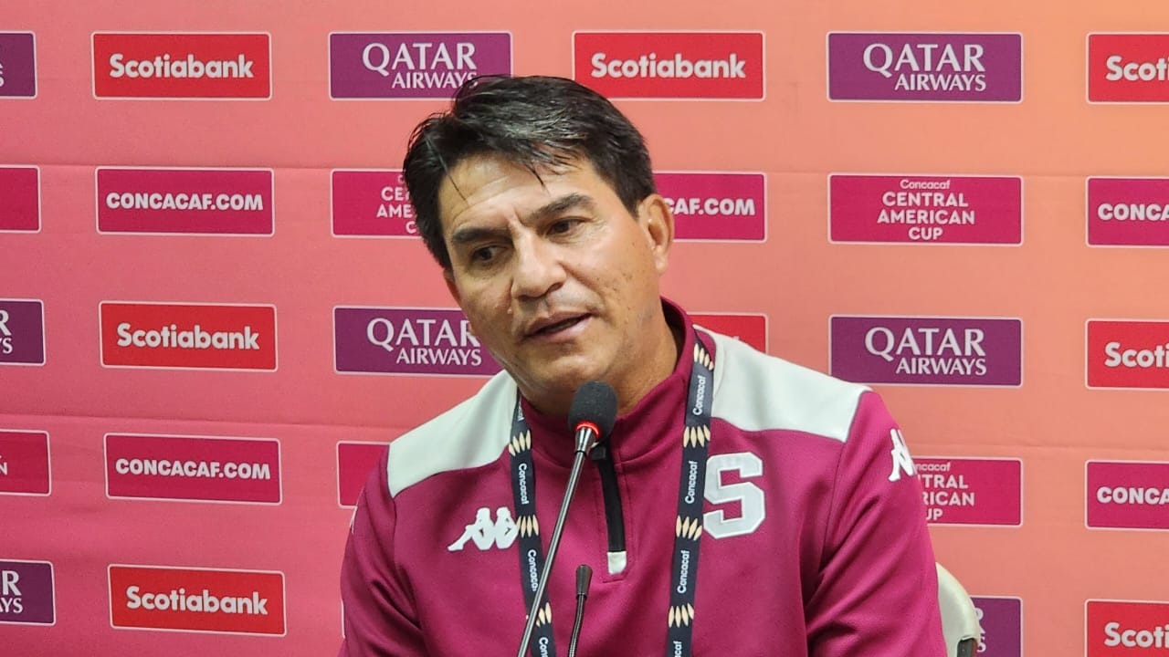 Entrenador de Saprissa elogia a Motagua y a Michaell Chirinos tras empate en Tegucigalpa