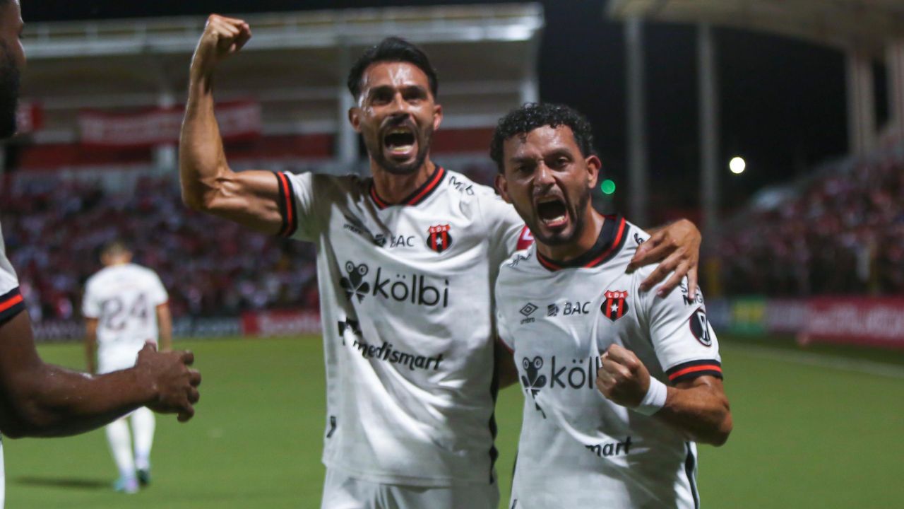 Alajuelense golea y le quita el invicto al Real Estelí en la final de Copa Centroamericana