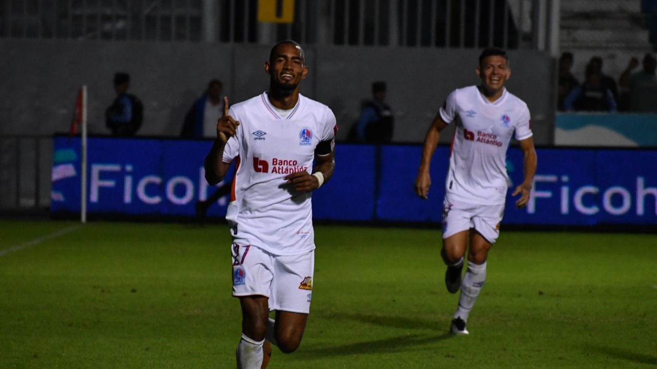 ¡Olimpia propina goleada a Marathón con triplete de Jerry Bengtson y nuevo récord de puntos incluido!