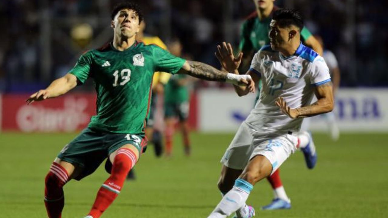 Luis Palma propina dura noticia a Honduras previo al partido ante México