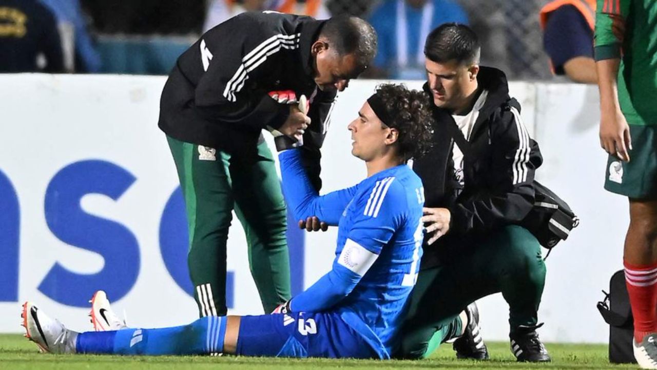México toma decisión con Memo Ochoa tras salir lesionado contra la H
