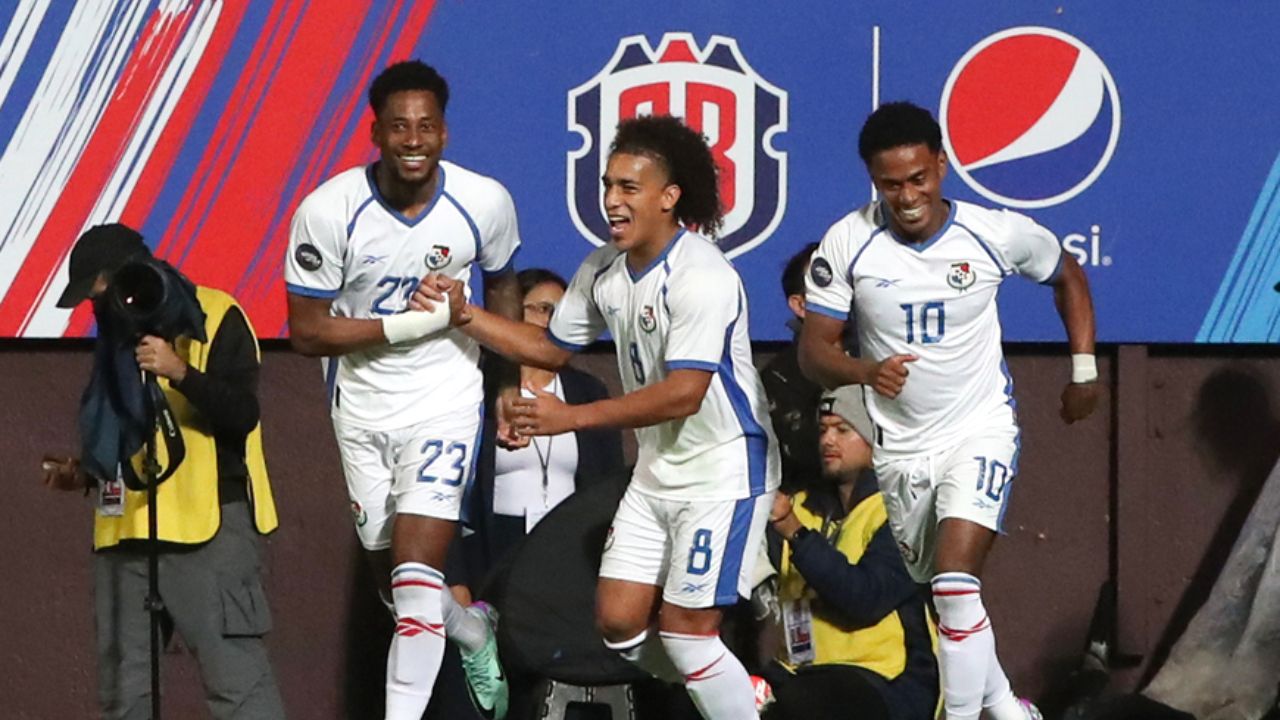 Panamá receta goleada a Costa Rica y se enfila a la Copa América