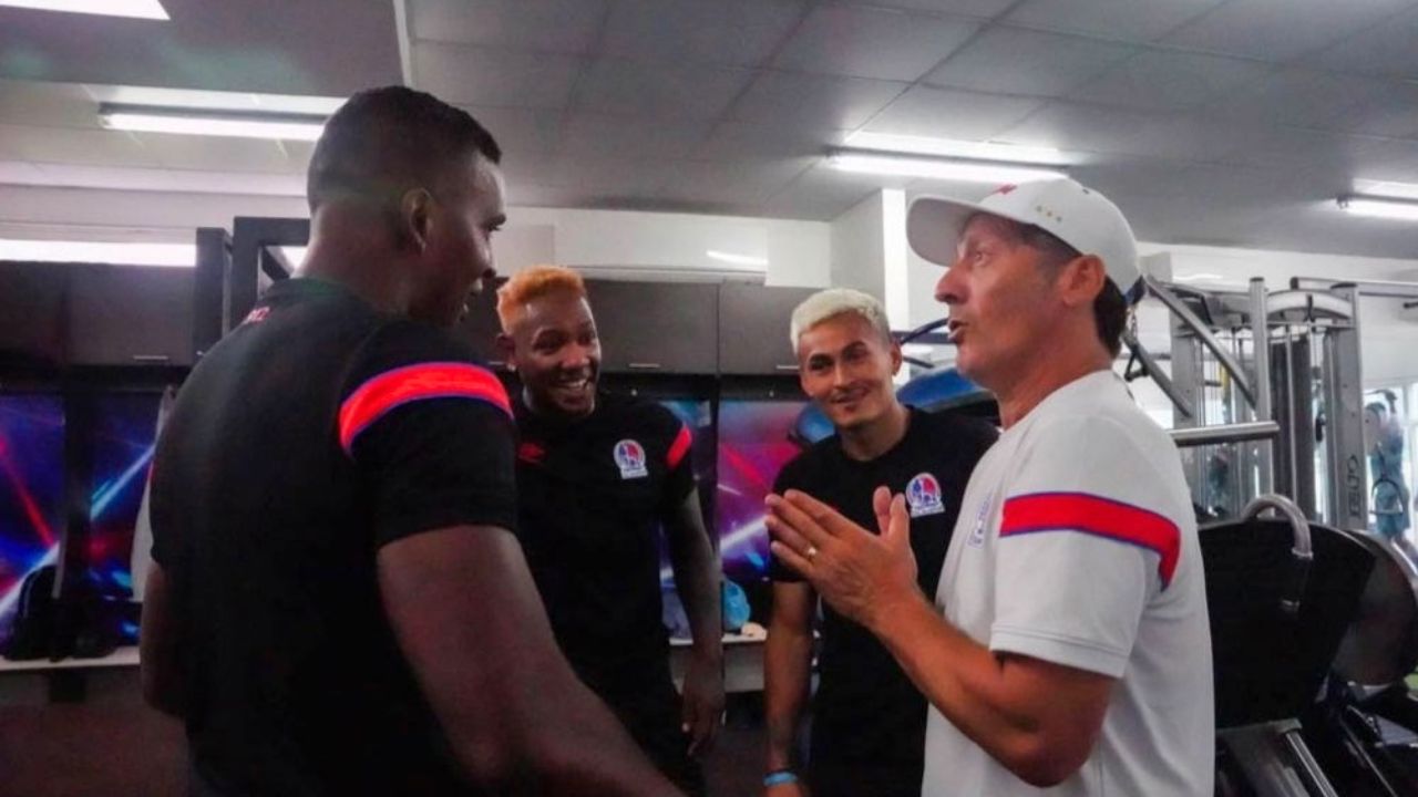 Pedro Troglio confirma si ficharán a Andy Najar o Romell Quioto para el Clausura 2024