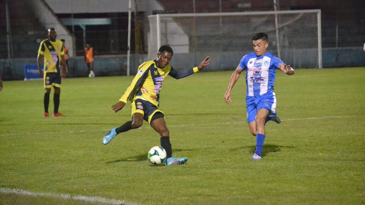 Victoria y Génesis empataron con goles en un partidazo en La Ceiba