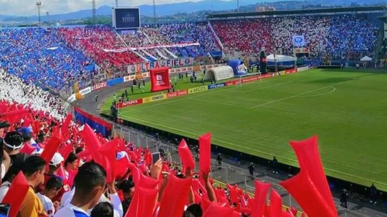 Aficionados del Olimpia preparan sorpresa característica de Europa