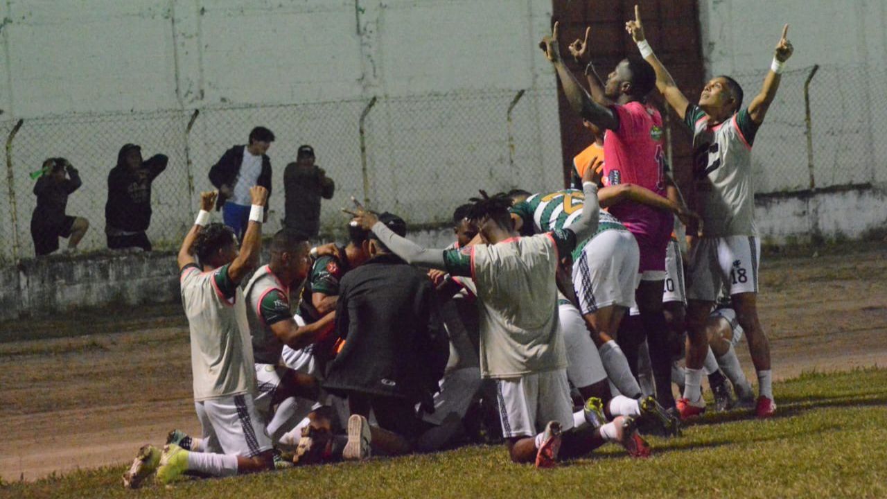 Juticalpa se coronó en Liga de Ascenso pero tuvo que celebrar a oscuras