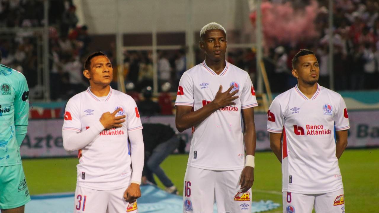 Mango Sánchez es captado vistiendo camiseta que no es la del Olimpia
