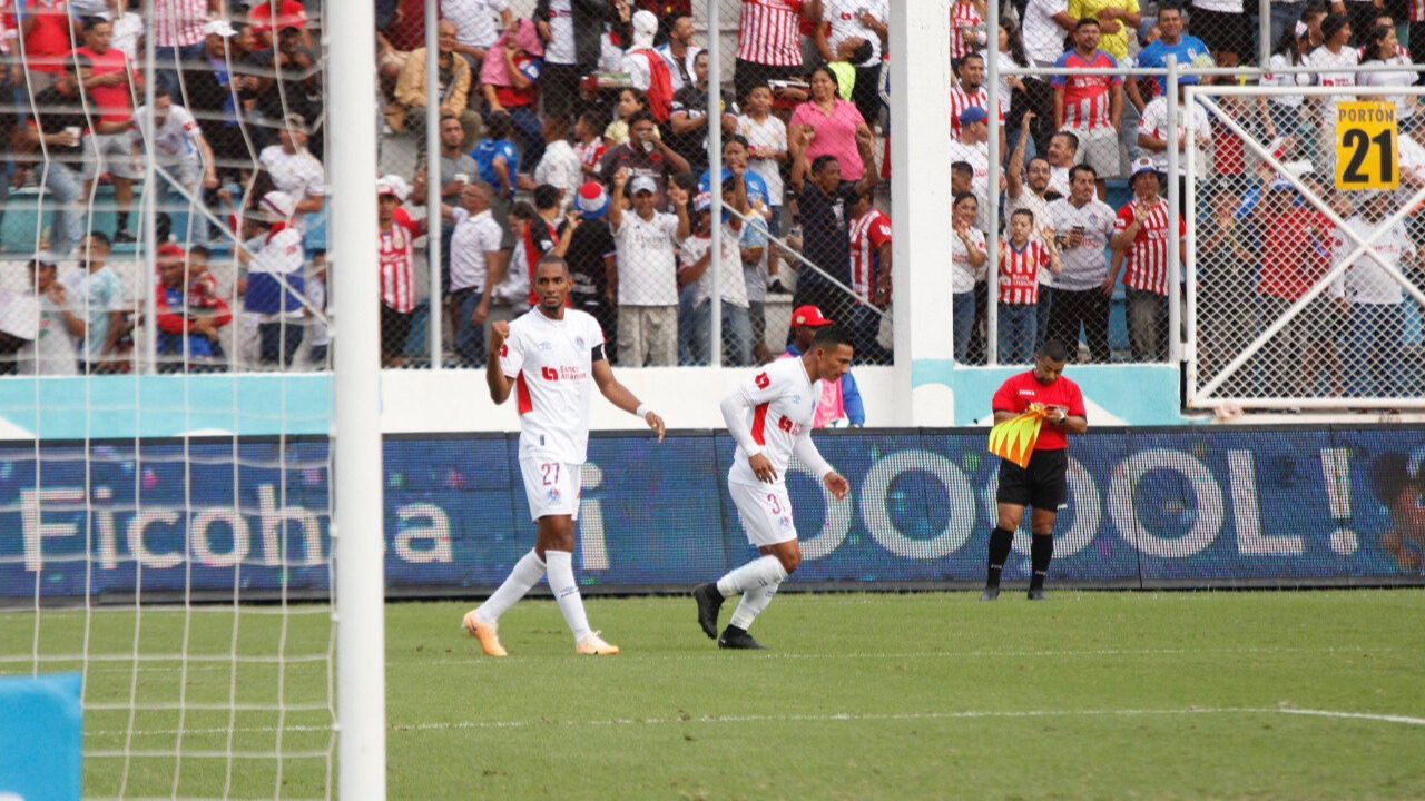 Olimpia le volvió a ganar al Génesis y se medirá al Motagua en la final
