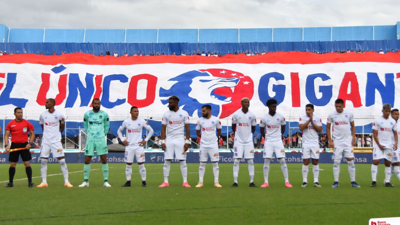Olimpia podría quedarse sin uno de sus delanteros para el próximo torneo