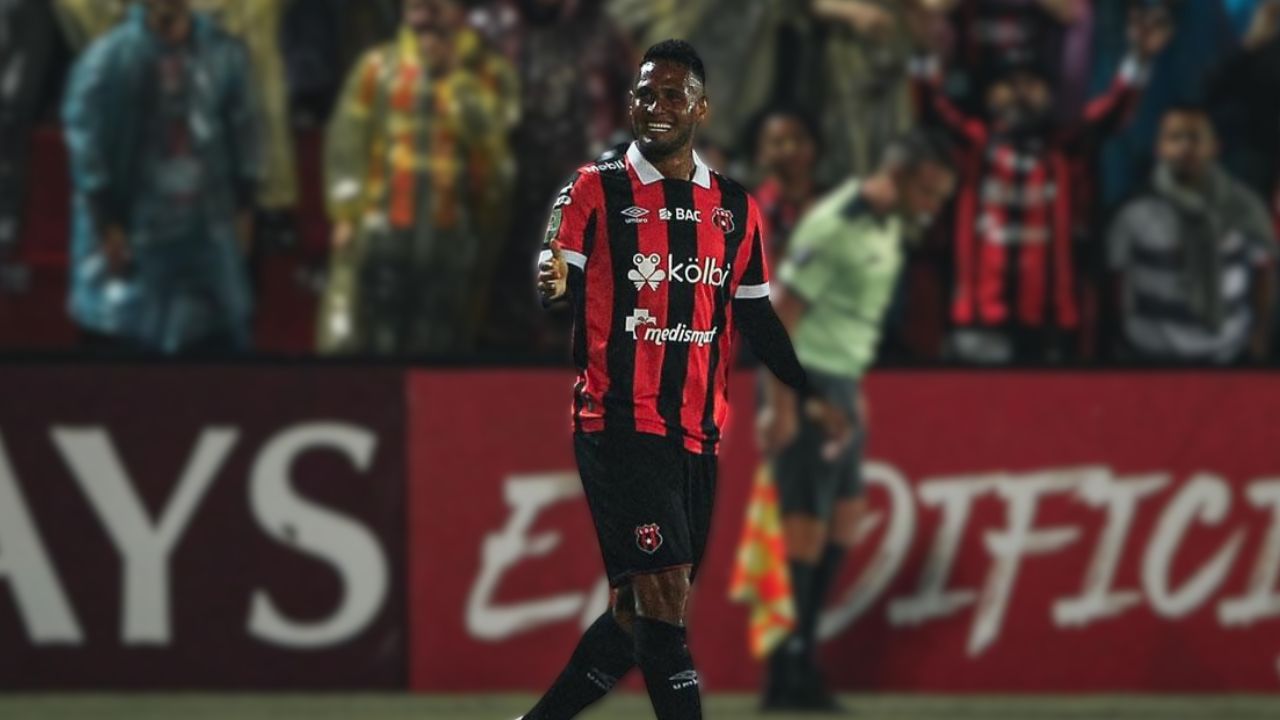 Alex López tendría un giro inesperado en su futuro con el Alajuelense