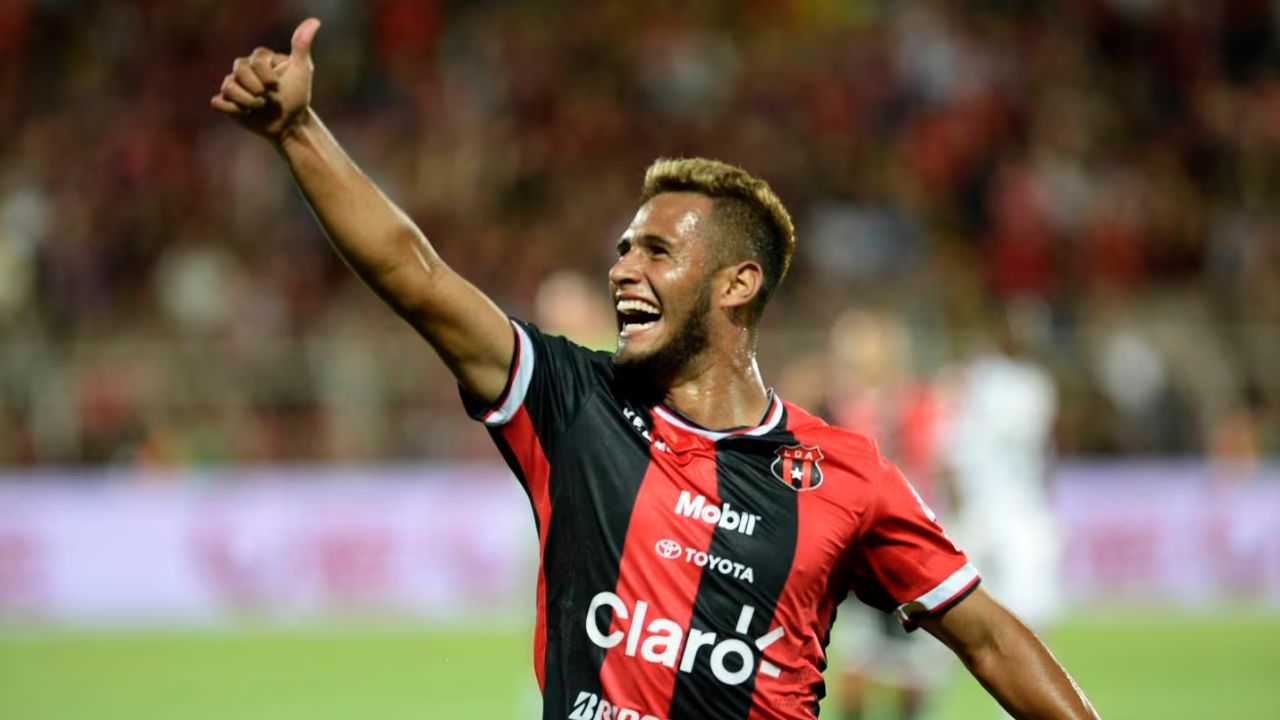 La condición de Alex López para fichar con un club grande de la Liga Nacional