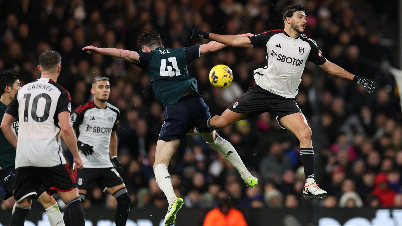 Tropiezo de Arsenal en la Premier League tras derrota ante Fulham
