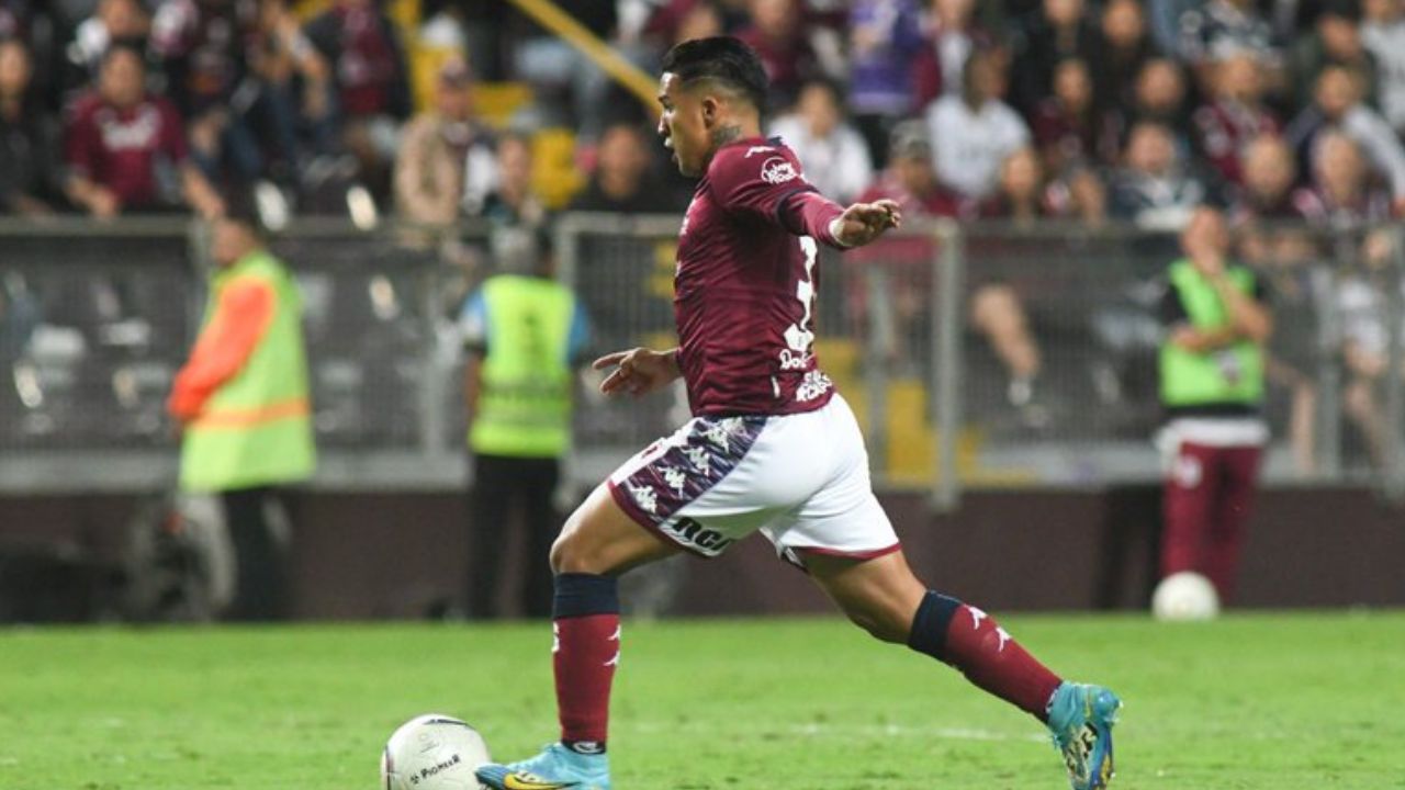 Así presumió Saprissa a Michaell Chirinos tras coronarse tricampeón con su gol