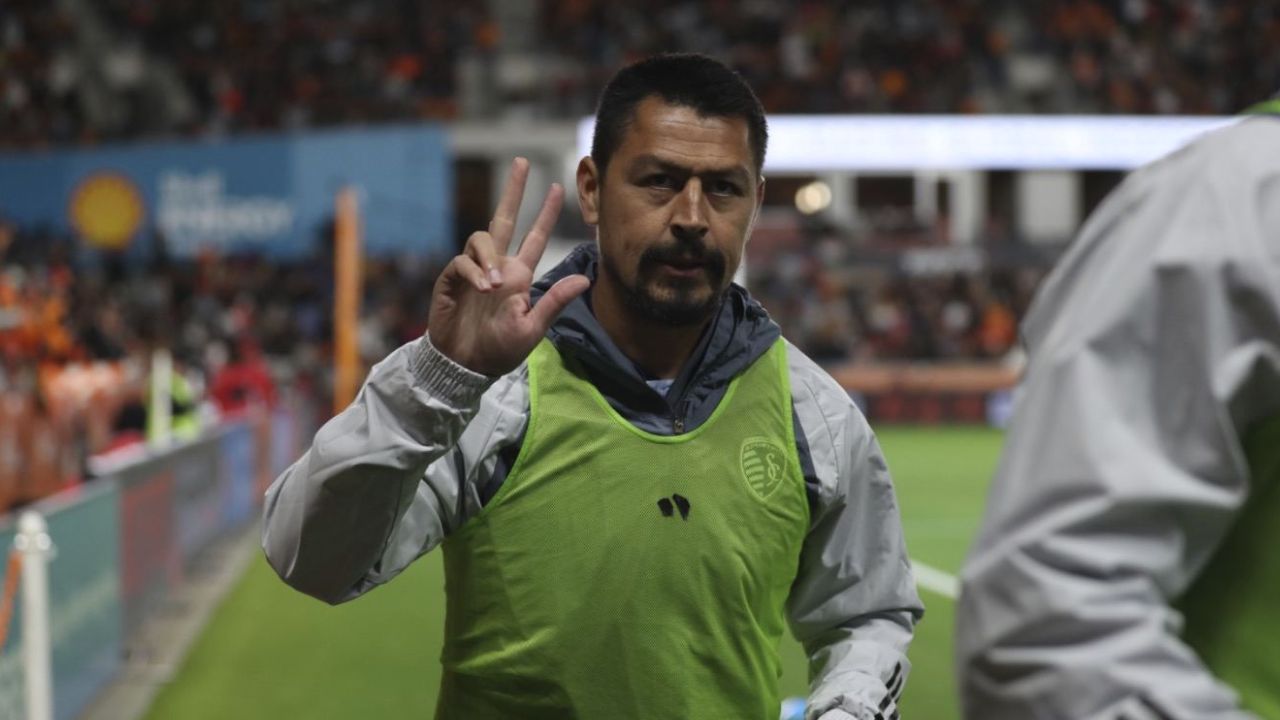 Roger Espinoza define su futuro al término de la MLS en los Estados Unidos