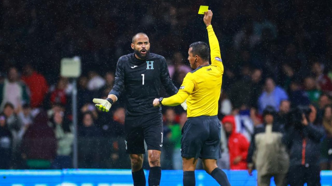 Iván Barton es premiado por Concacaf tras polémico juego donde estuvo Honduras
