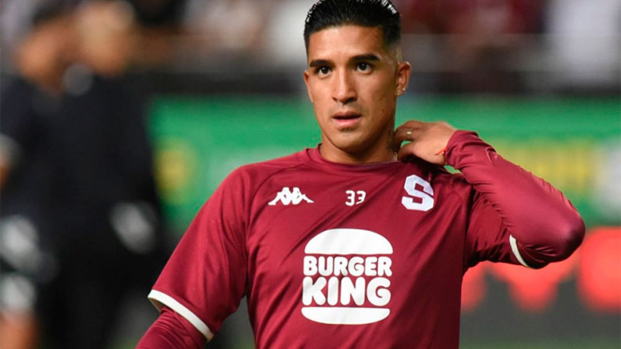 Michaell Chirinos toma inesperada decisión con el Saprissa de Costa Rica