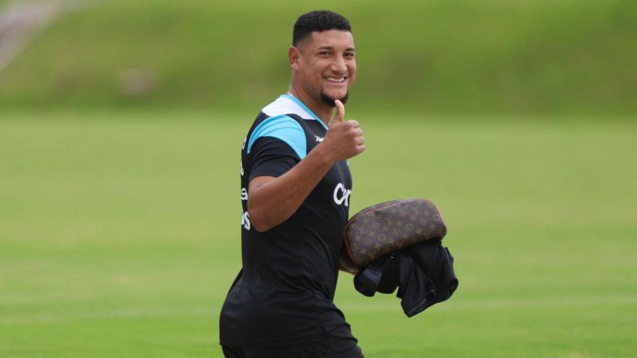 Bryan Acosta regresará a Europa tras fichar con inesperado club para el 2024