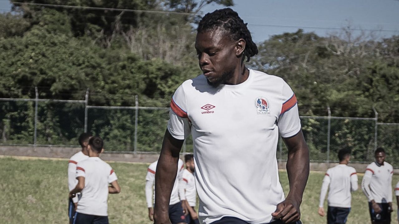 Se conocen los clubes que tientan a José García quien pidió salir de Olimpia