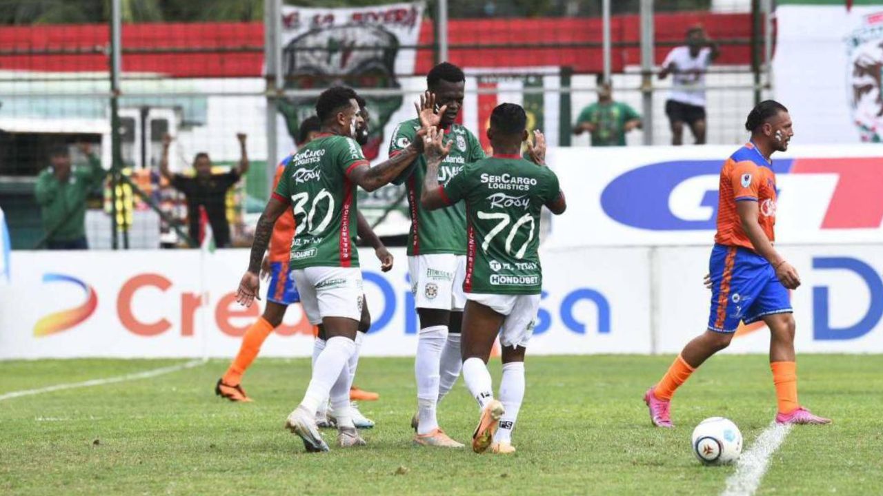 Marathón comienza la era Tota Medina con goleada a los Lobos UPN