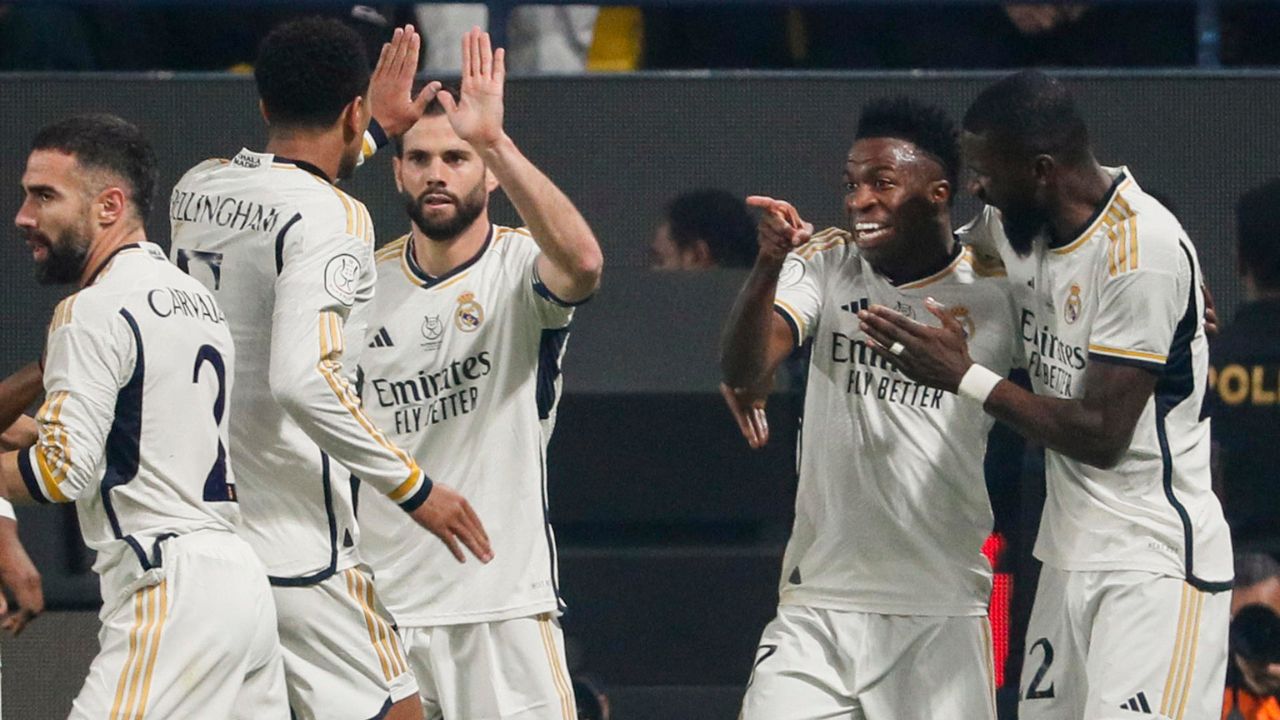 Real Madrid aplasta al Barcelona y se queda con la Supercopa de España