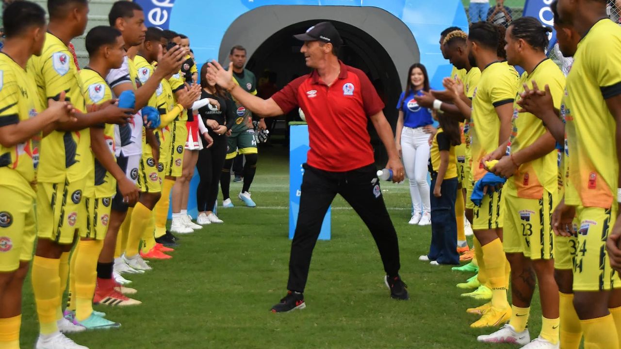 El refuerzo específico que Pedro Troglio pidió en Olimpia para el Clausura 2024