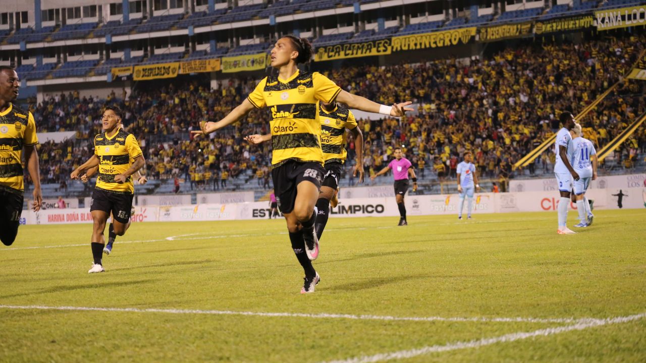 Real España goleó al Motagua y se catapulta en la cima de la tabla