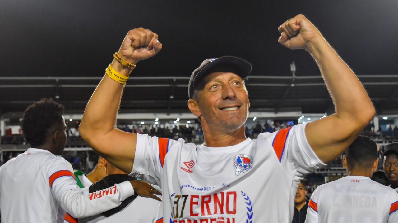 Pedro Troglio confiesa como lo convencieron de llegar al Olimpia