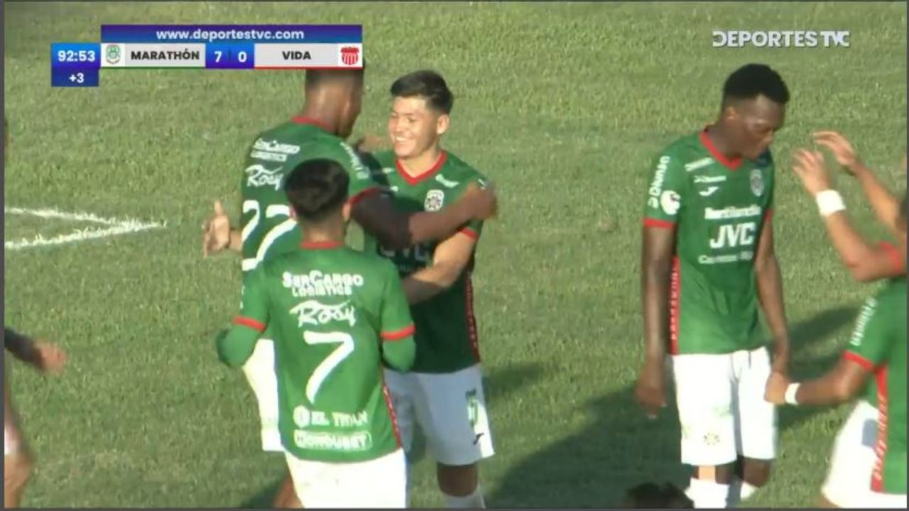 Chelito Martínez vuelve a anotar con el Marathón en Liga Nacional y así lo festejó