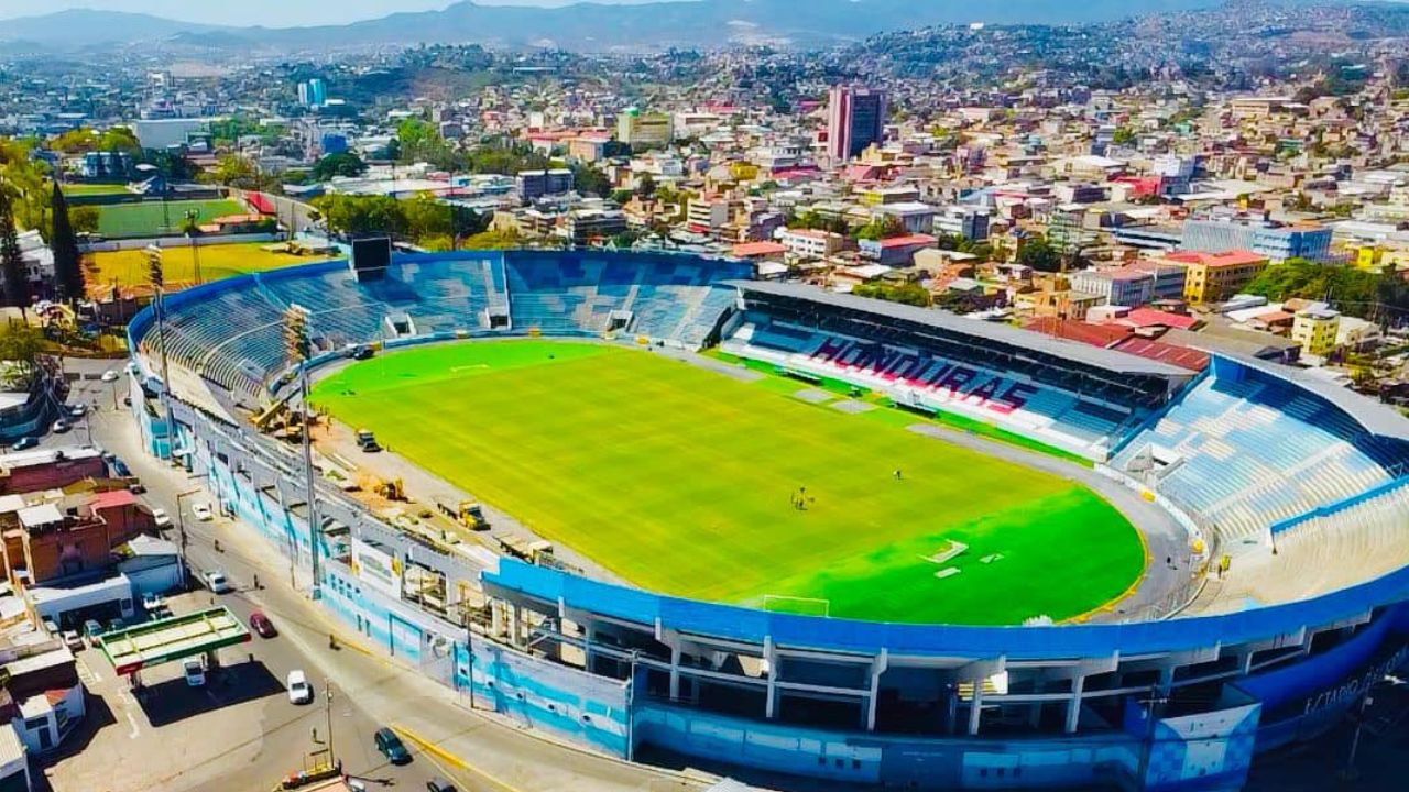 Muestran nuevos avances de la demolición de una parte del estadio Nacional Chelato Uclés