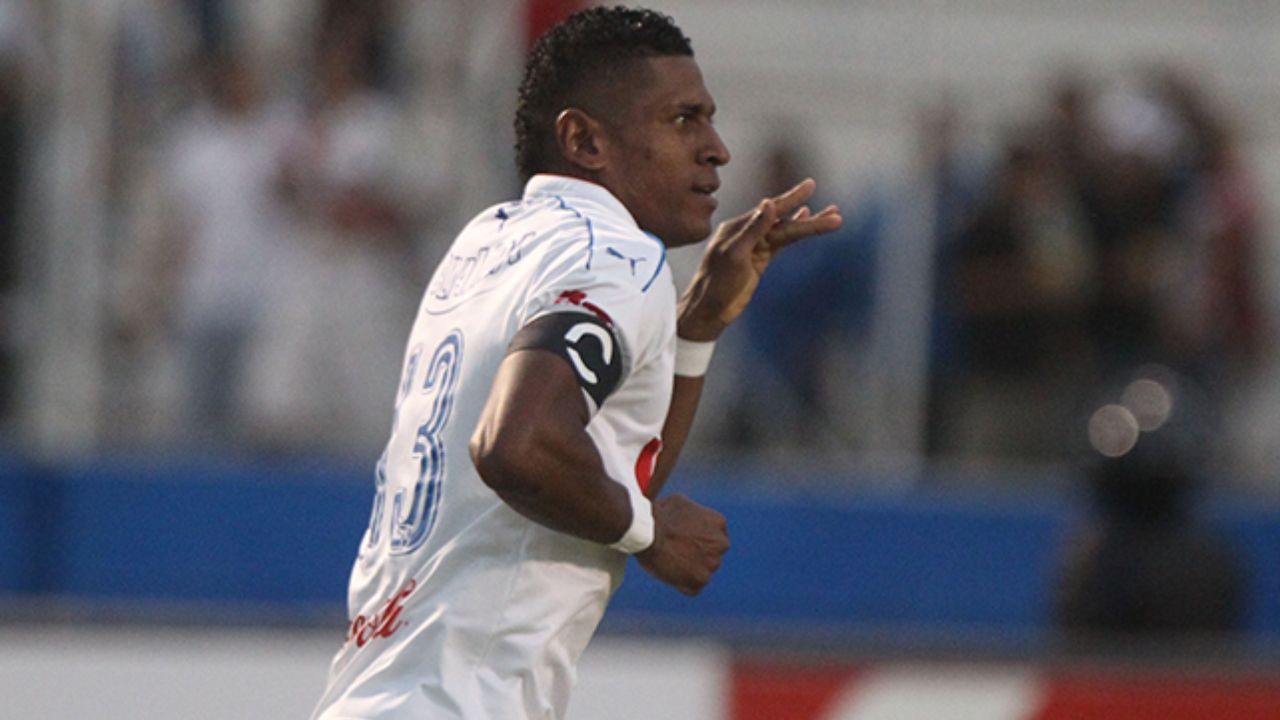 Carlo Costly se sincera y menciona el club donde se arrepiente haber jugado
