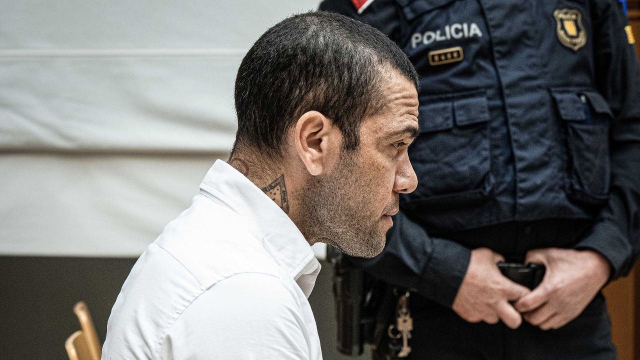 Dani Alves conoce su condena por violar a una joven en Barcelona