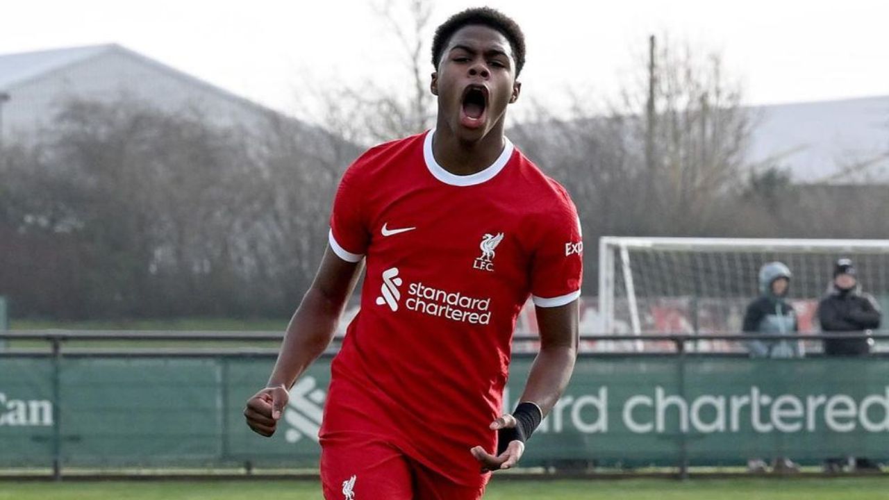 Liverpool toma inesperada determinación con Keyrol Figueroa sobre su futuro